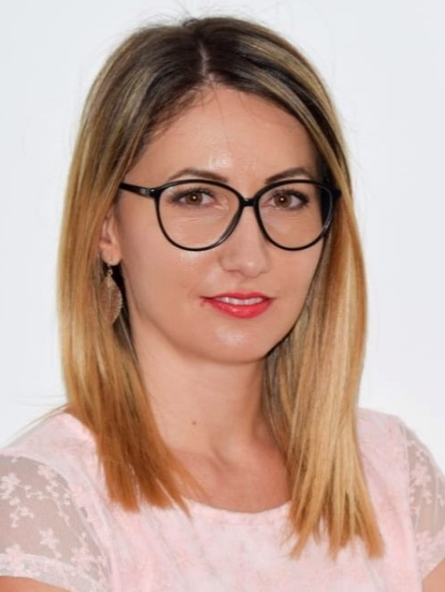 Mirela Carnoiu Mirela Carnoiu